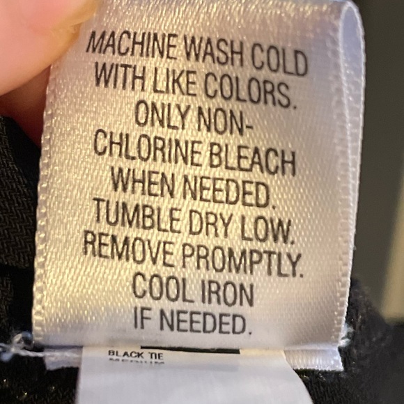 Elle Sleeveless Little Black Dress A-Line with Ruffle Detail - size M - Picture 5 of 6